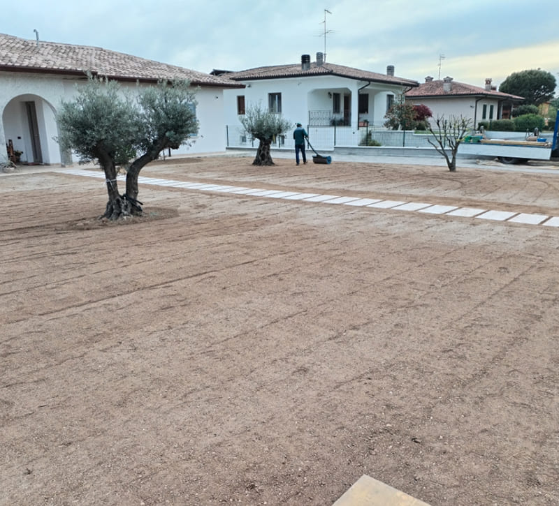 giardiniere-brescia-verona-bergamo-milano-fornitura-posa-prato-erba-1 giardiniere-brescia-verona-bergamo-milano-fornitura-posa-prato-erba-1